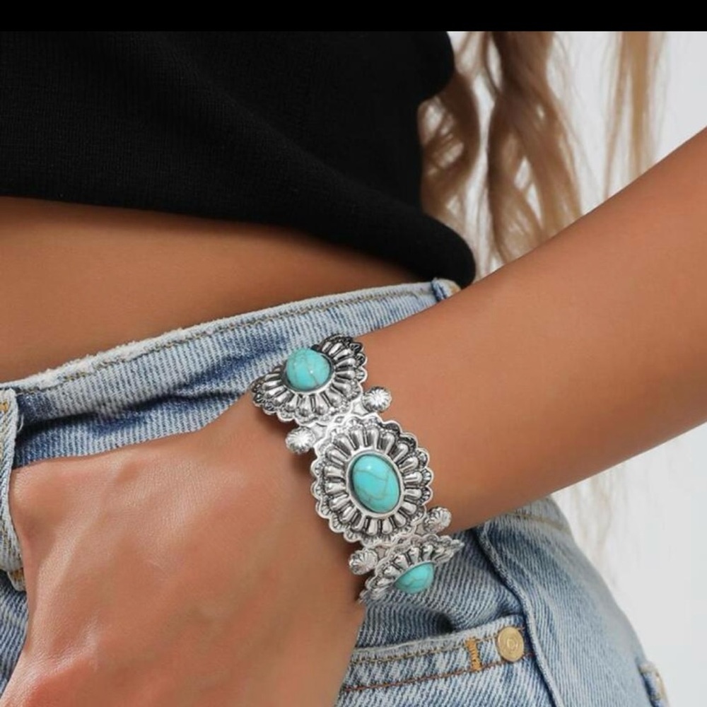 Gorgeous Navajo Turquoise Cuff Bracelet